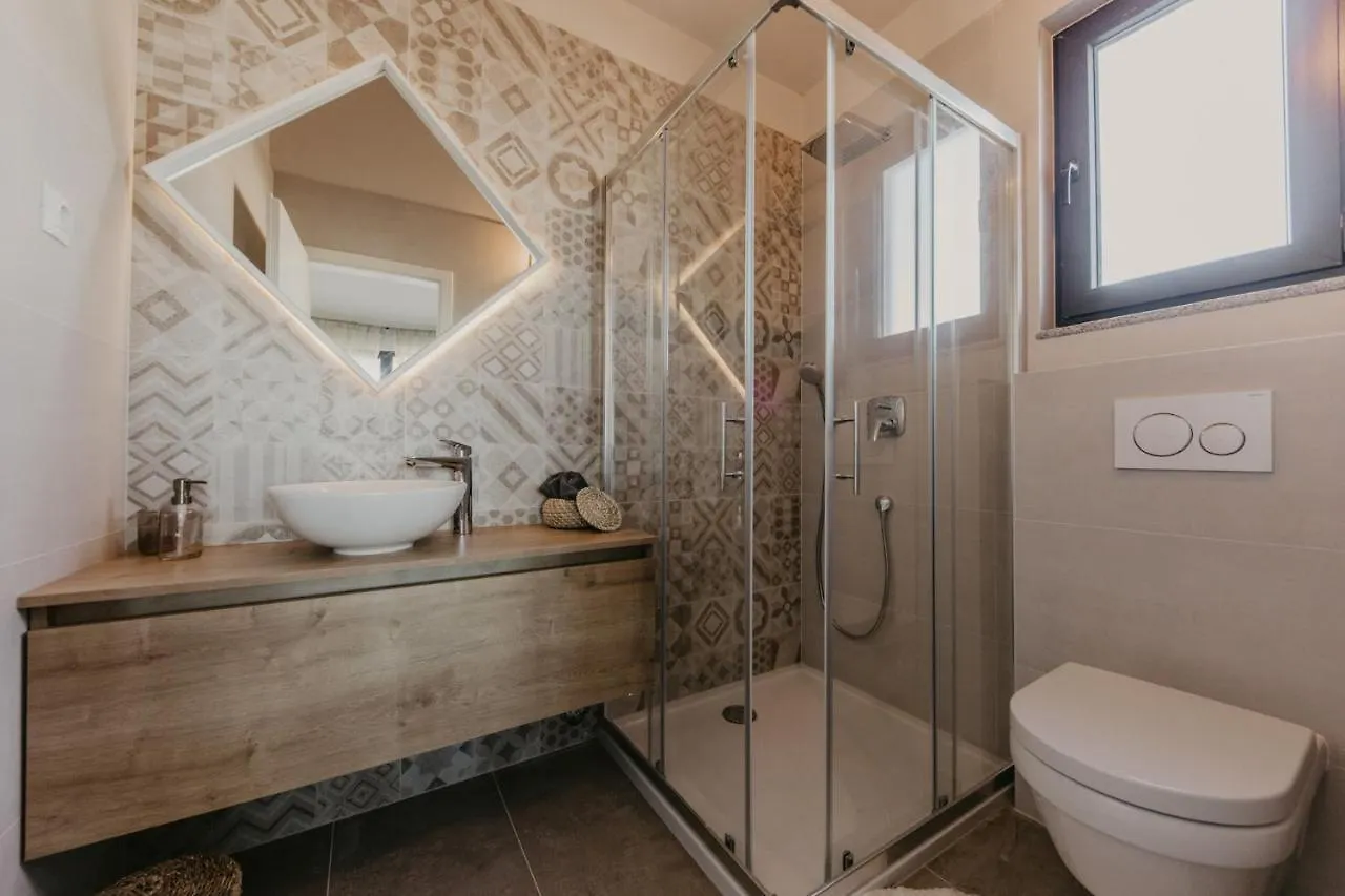 Lux Villa Core With Amazing View And Heated Pool Trogir