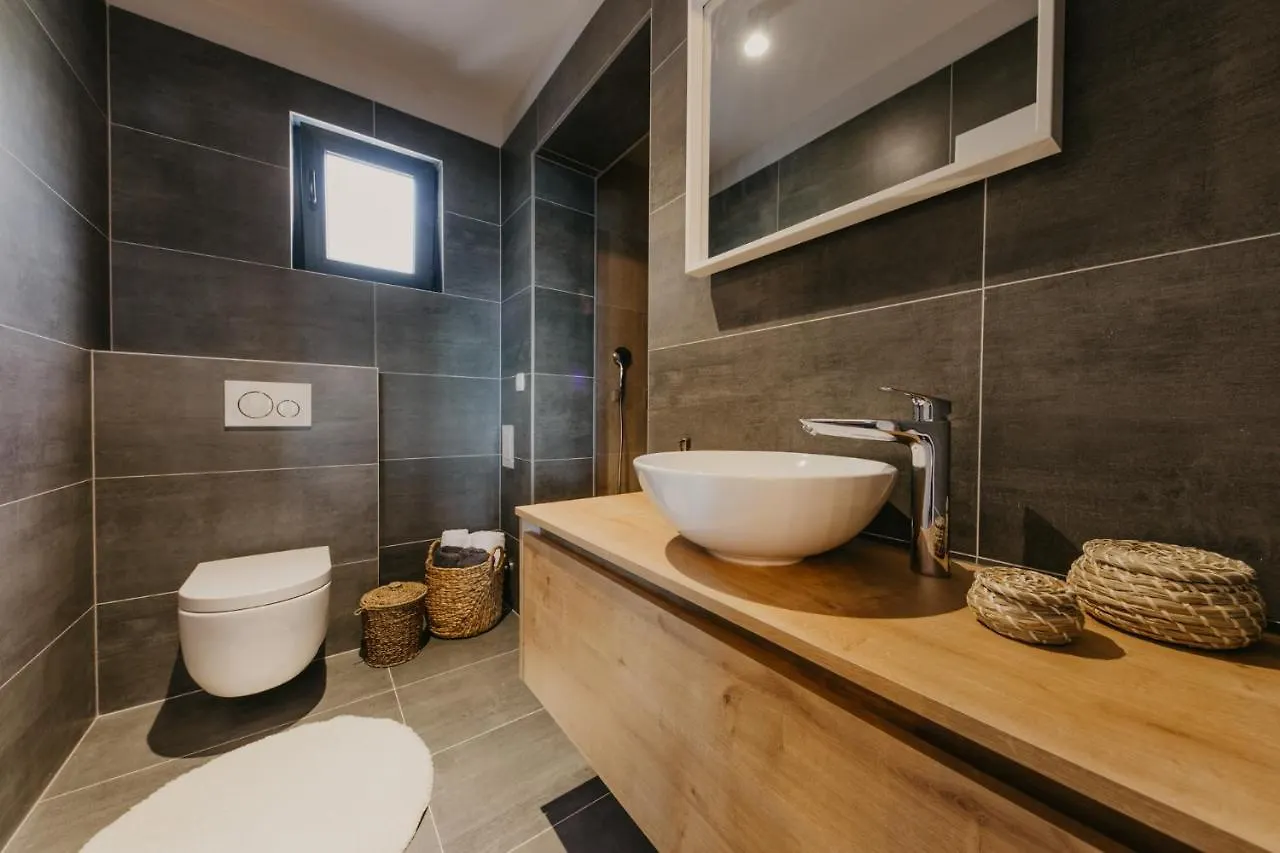 Lux Villa Core With Amazing View And Heated Pool Trogir