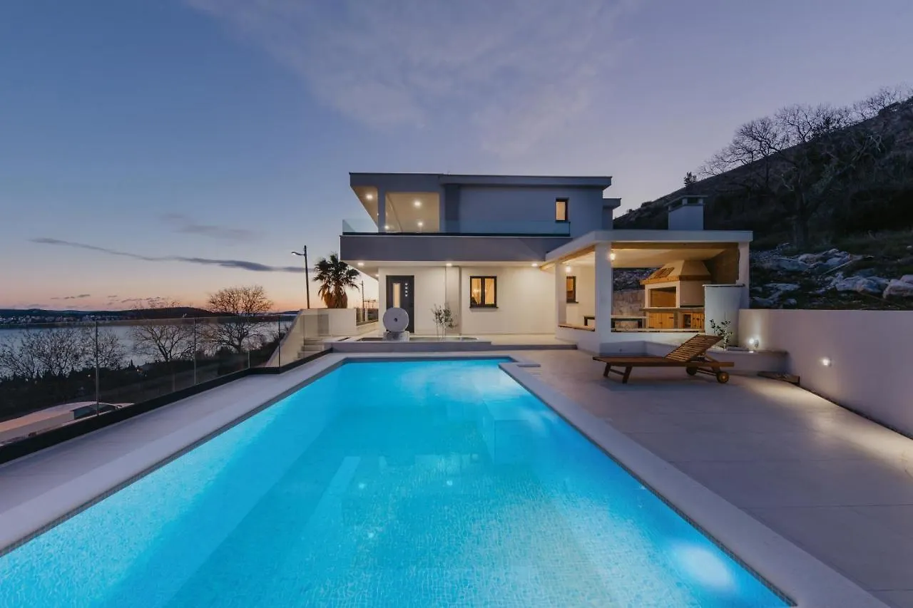 Lux Villa Core With Amazing View And Heated Pool Trogir Croatia
