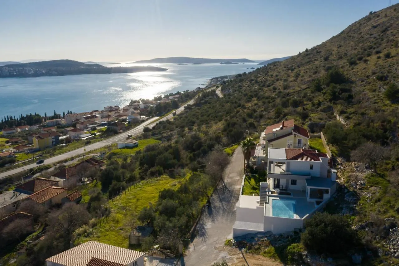 Lux Villa Core With Amazing View And Heated Pool Trogir Croatia