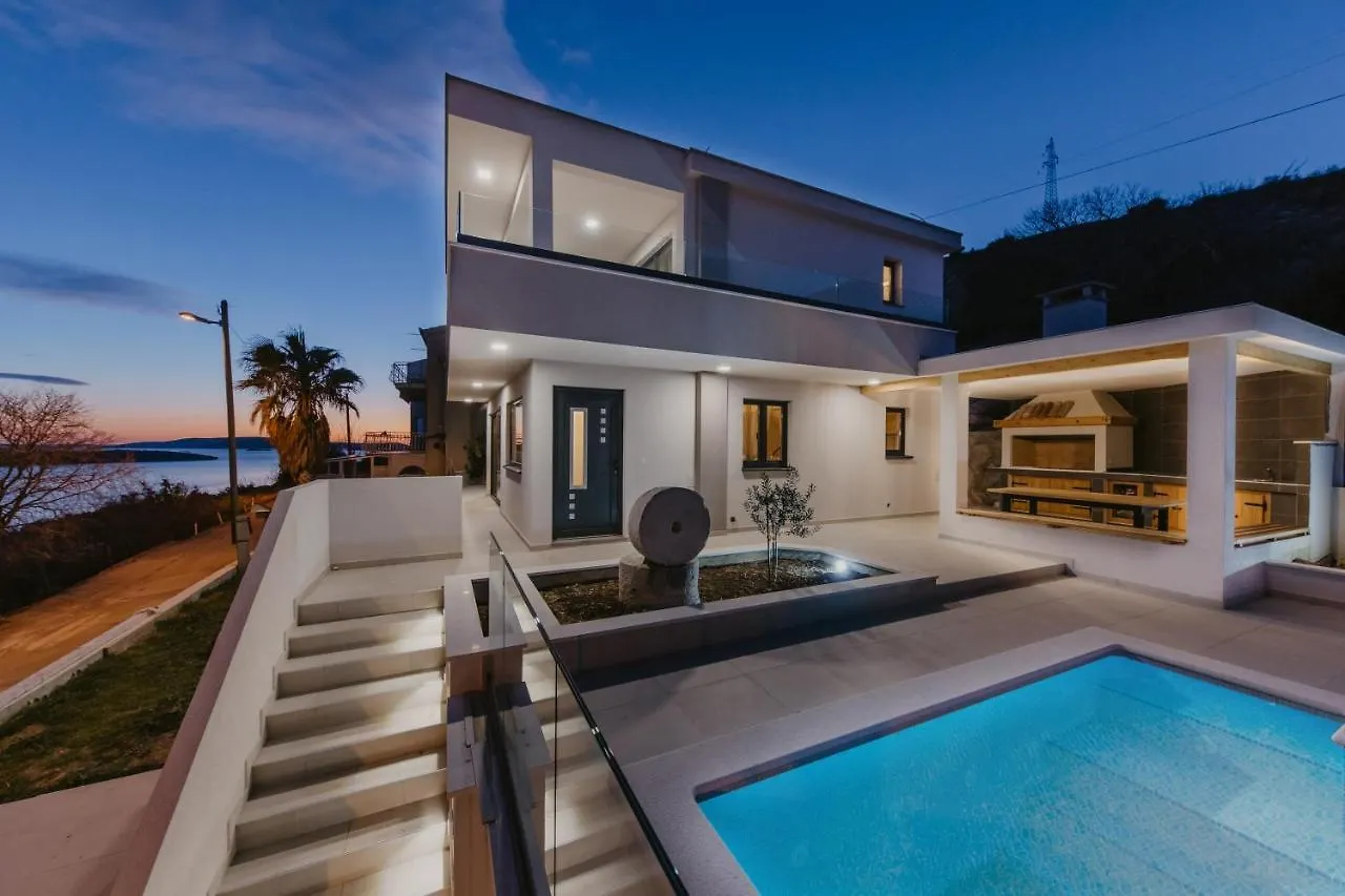 Lux Villa Core With Amazing View And Heated Pool Trogir Croatia