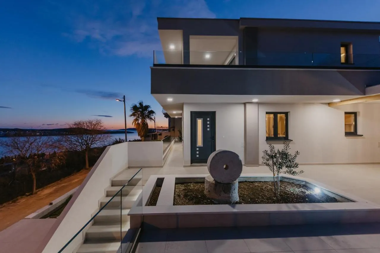 Lux Villa Core With Amazing View And Heated Pool Trogir Croatia