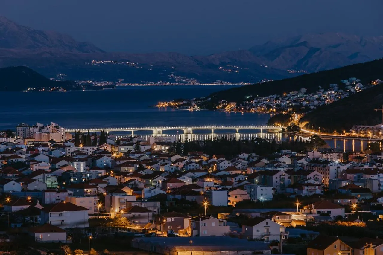 Lux Villa Core With Amazing View And Heated Pool Trogir